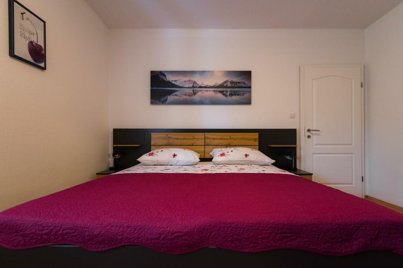 Apartments Mira Биоград на Мору Екстериор снимка