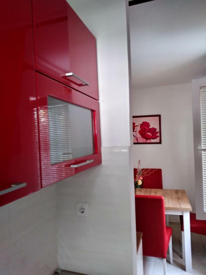 Apartments Mira Биоград на Мору Екстериор снимка