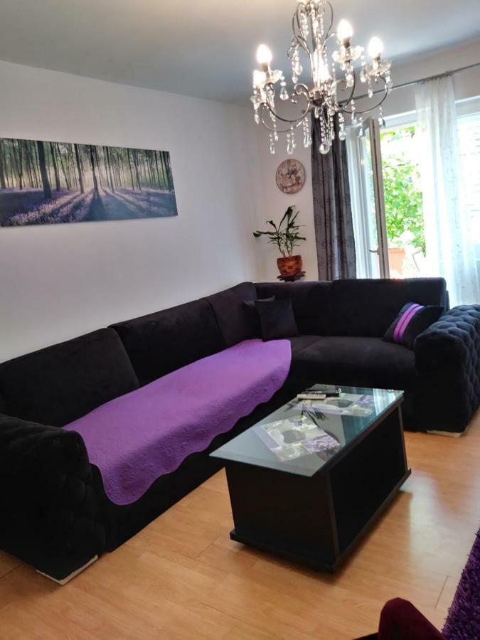 Apartments Mira Биоград на Мору Екстериор снимка