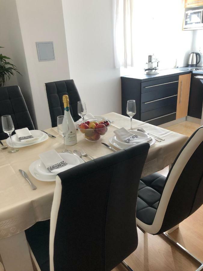 Apartments Mira Биоград на Мору Екстериор снимка