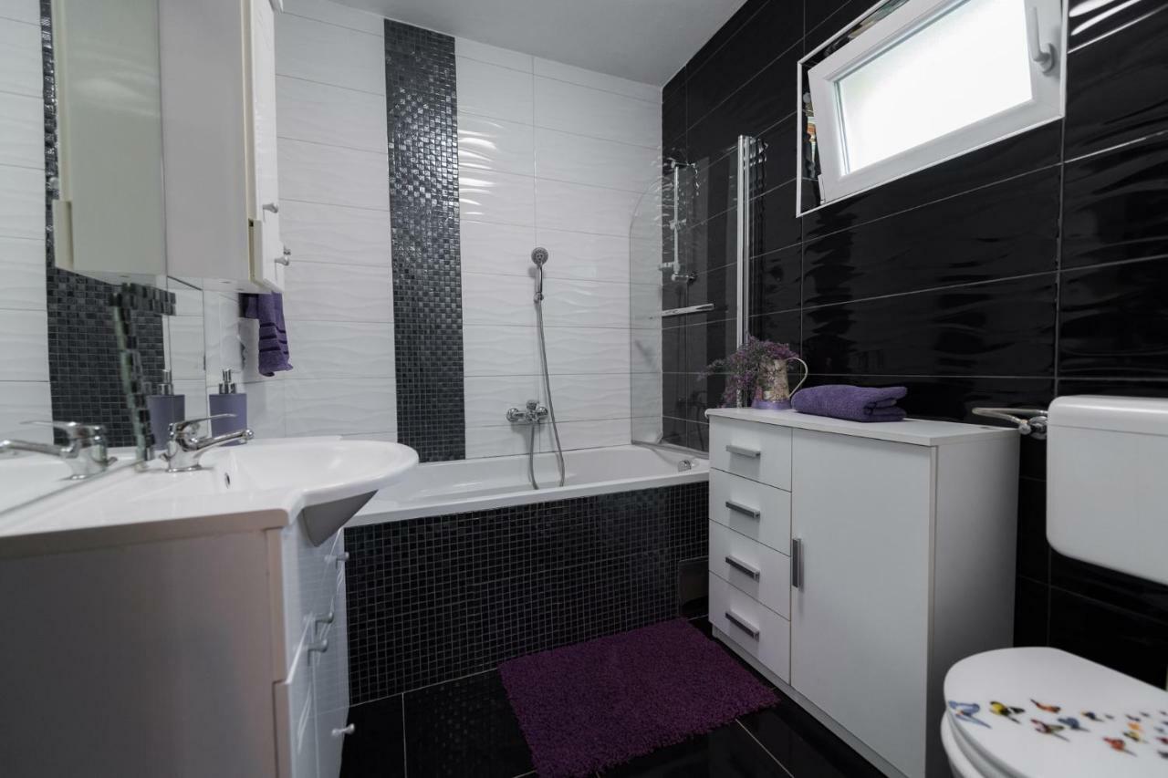 Apartments Mira Биоград на Мору Екстериор снимка